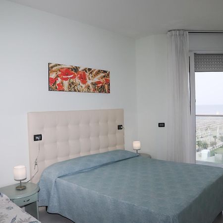 Hotel La Bussola Jesolo Extérieur photo