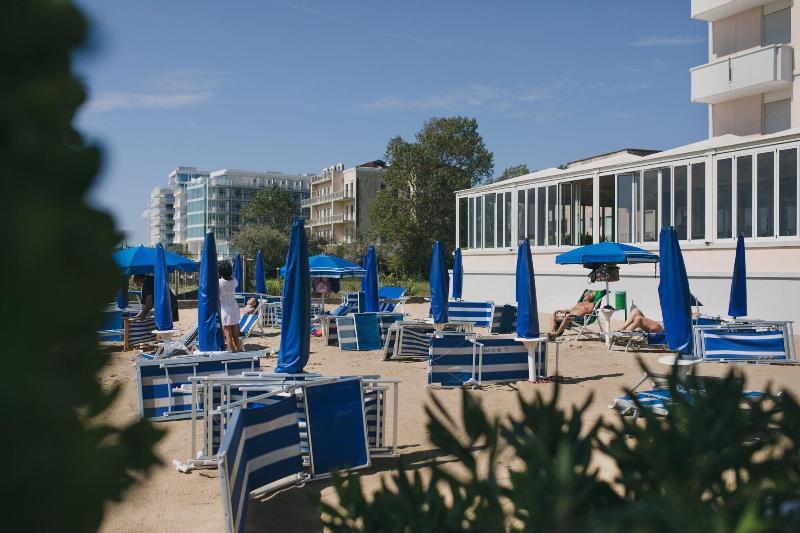 Hotel La Bussola Jesolo Extérieur photo