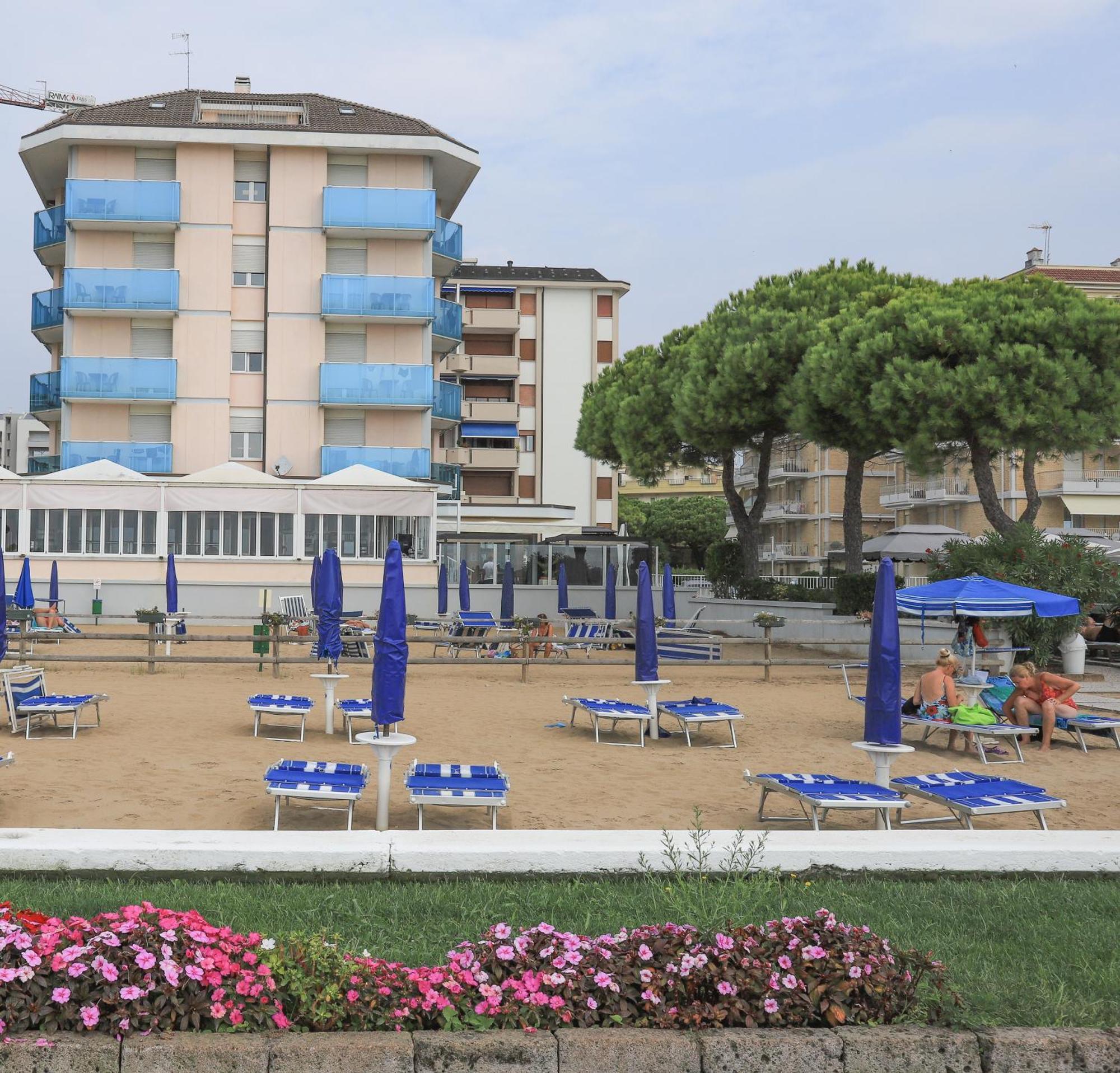 Hotel La Bussola Jesolo Extérieur photo
