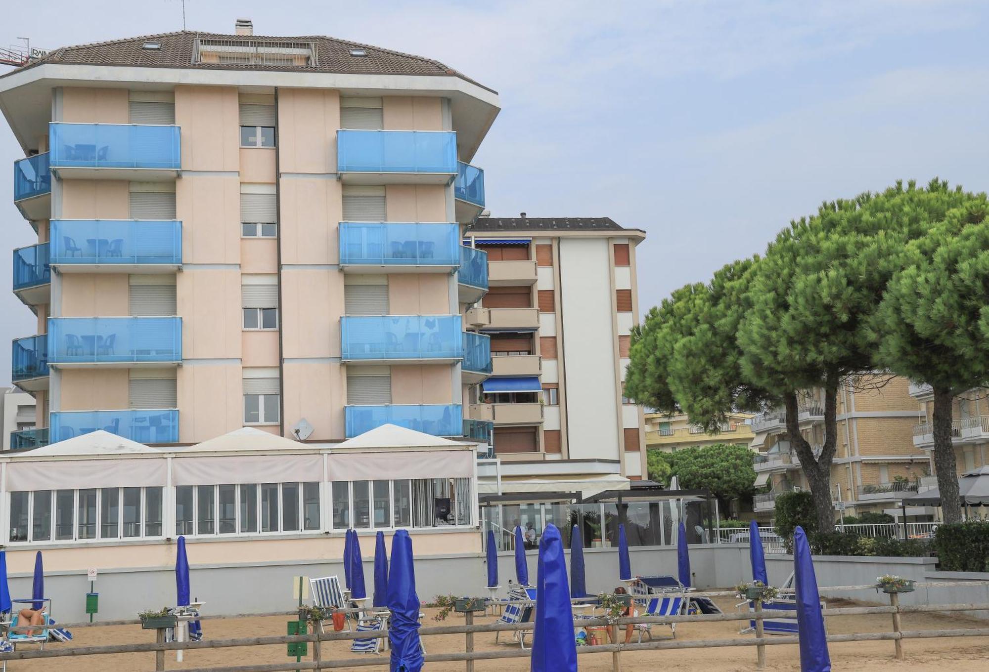 Hotel La Bussola Jesolo Extérieur photo