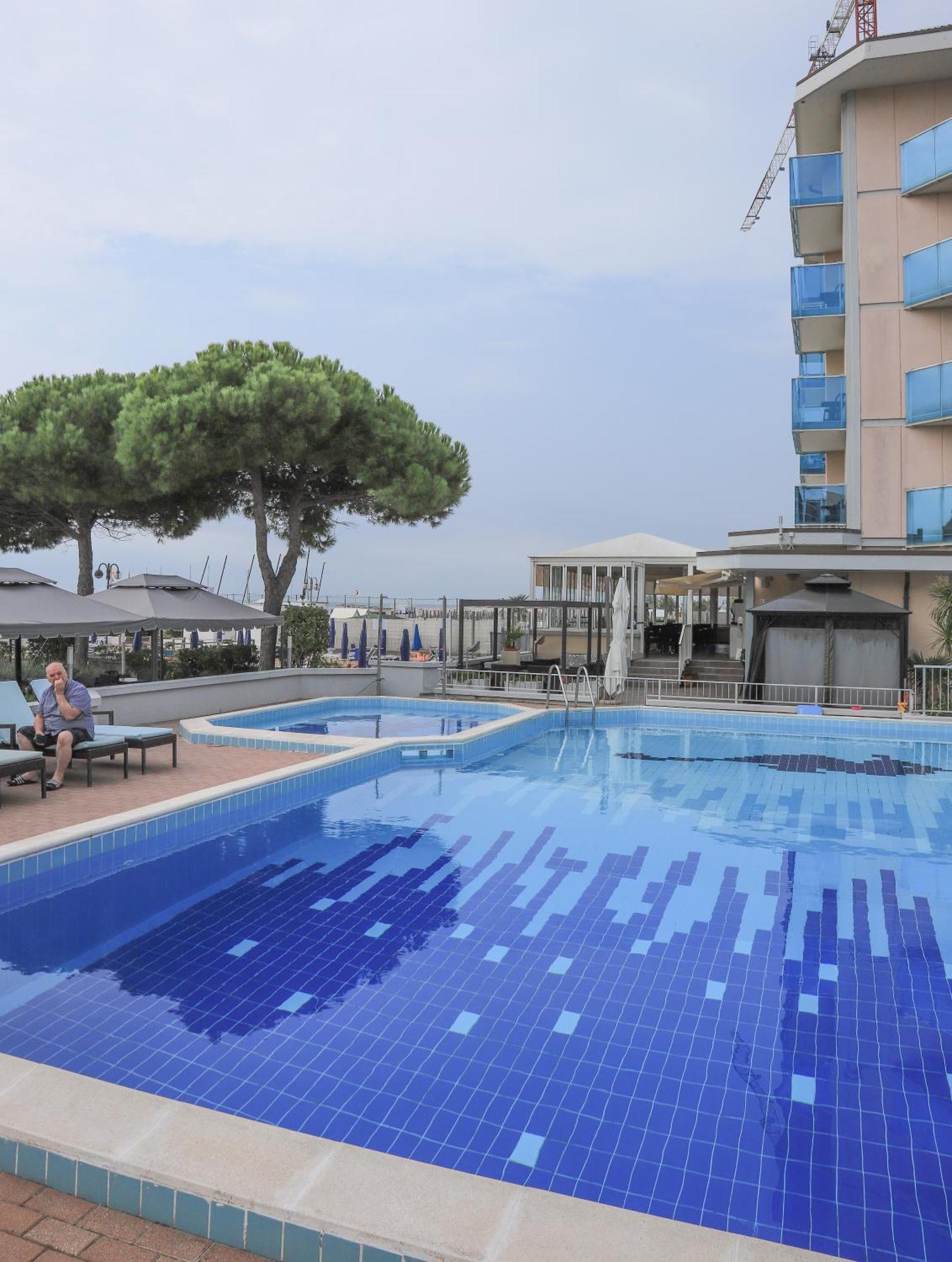 Hotel La Bussola Jesolo Extérieur photo