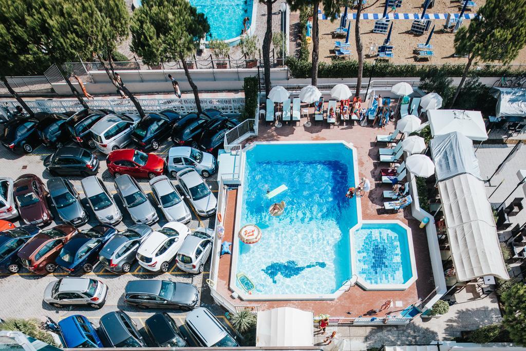 Hotel La Bussola Jesolo Extérieur photo